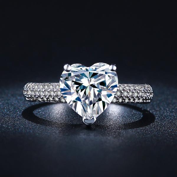 Classic Heart Diamond Queens Ring