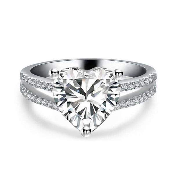 Queen Of Hearts Diamond Ring