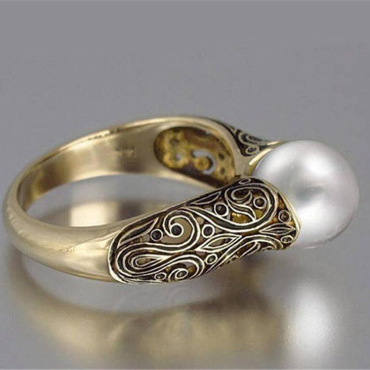 Elegant Natural Pearl Ring