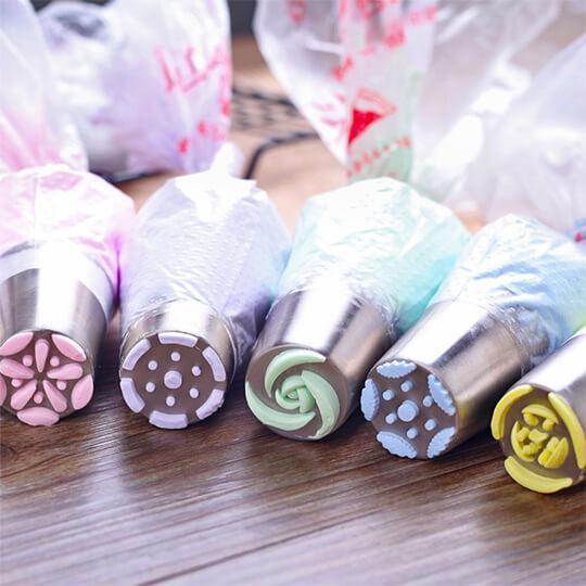 CakeLove™ – Flower Shaped Frosting Nozzles